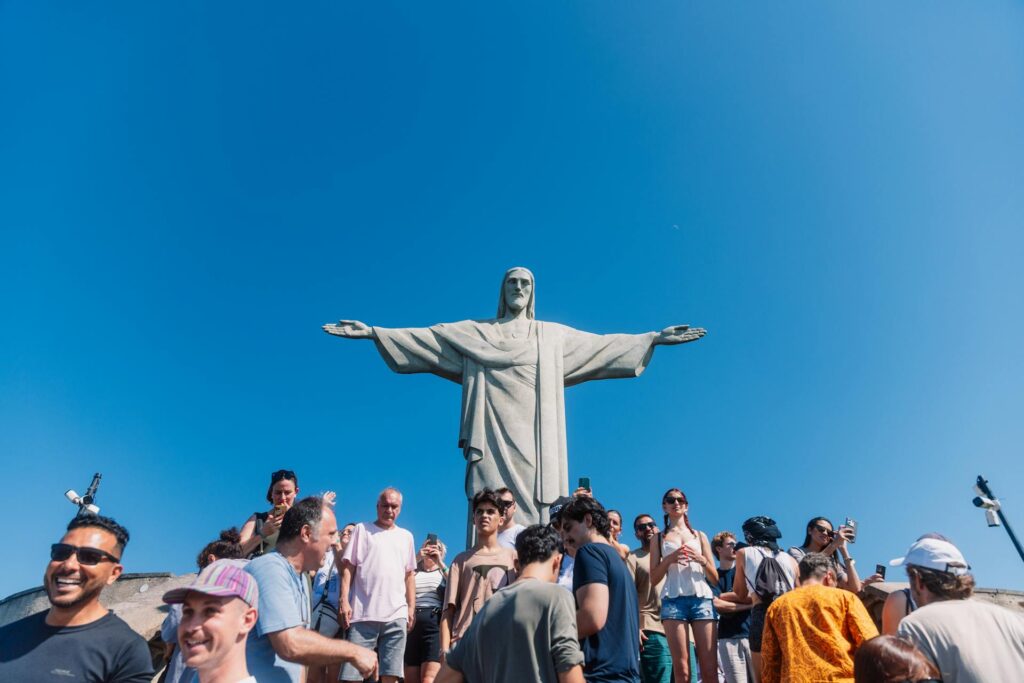 people at christ the redeemer statue